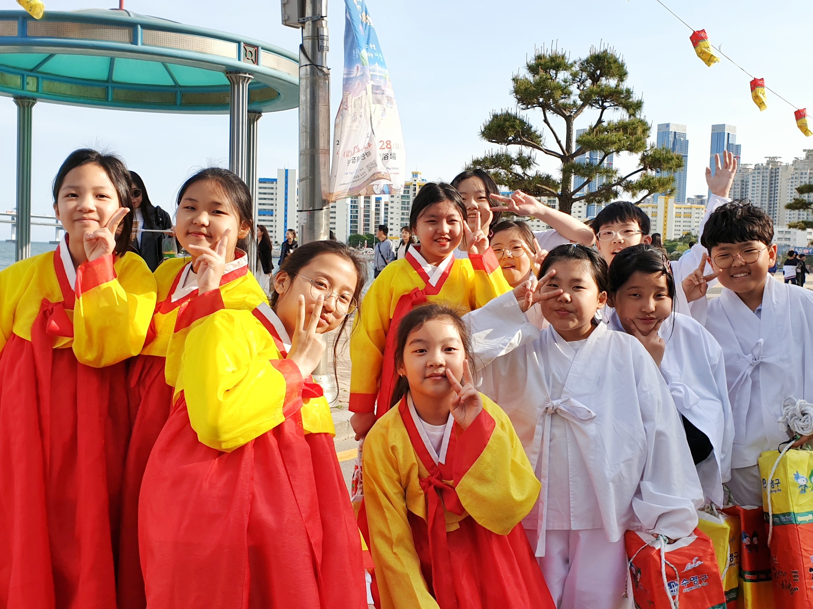 2019 광안리어방축제 수영초 수영야류부 참가 상세보기